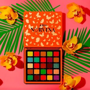 Anastasia Beverly Hills Norvina Pro Pigment Palette Vol. 3

*NIB new 

Autumn